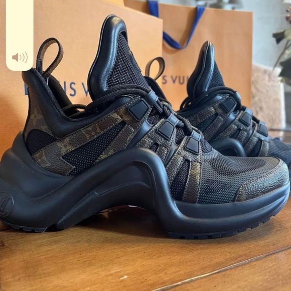 Worn 3-4times almost new good condition - Picture 3 of 3